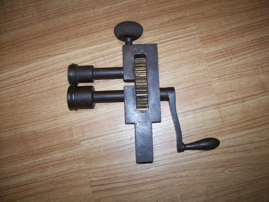 Unknown tinsmithing tool